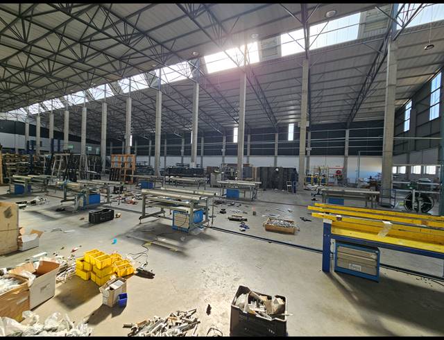 5,002M² FACTORY TO LET IN COSMO BUSINESS PARK